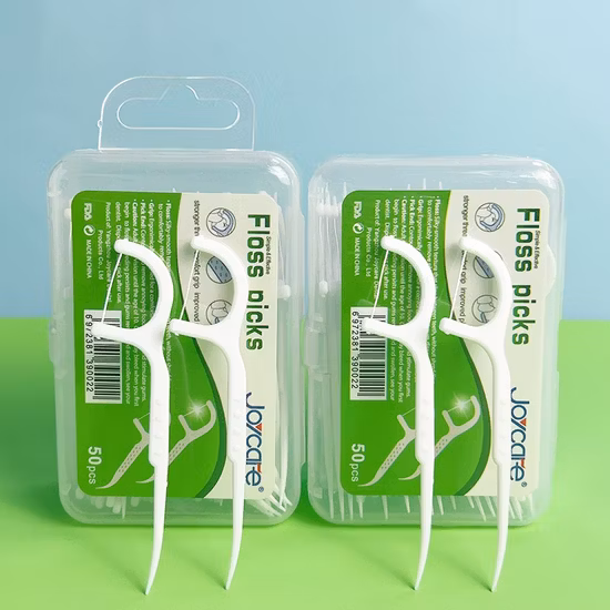 Material de grado alimenticio de seguridad Capacidad de 300 ml 1400 / Min Pulso fuerte 0.66 mm Columna de agua Hilo dental de agua de limpieza profunda a prueba de agua con 6 boquillas diferentes